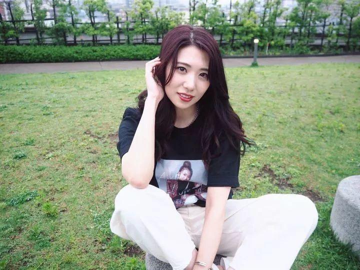 黑暗的网络名人女主播在山岸风华密室的奇遇(图2)