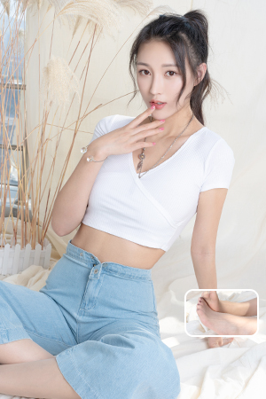 长腿喇叭裤