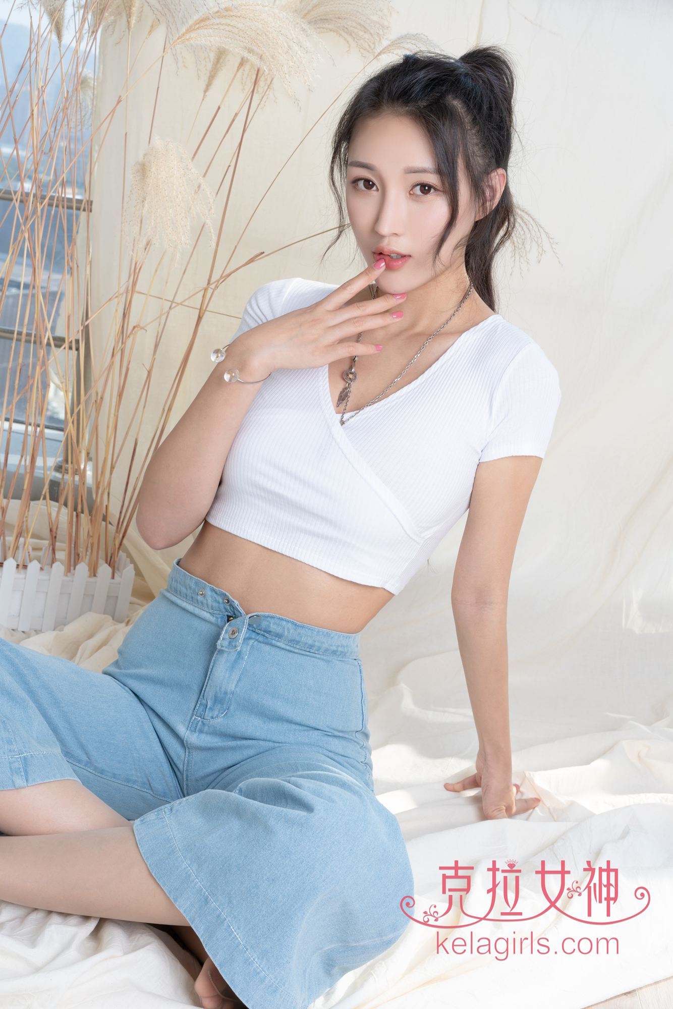 长腿喇叭裤 长腿喇叭裤