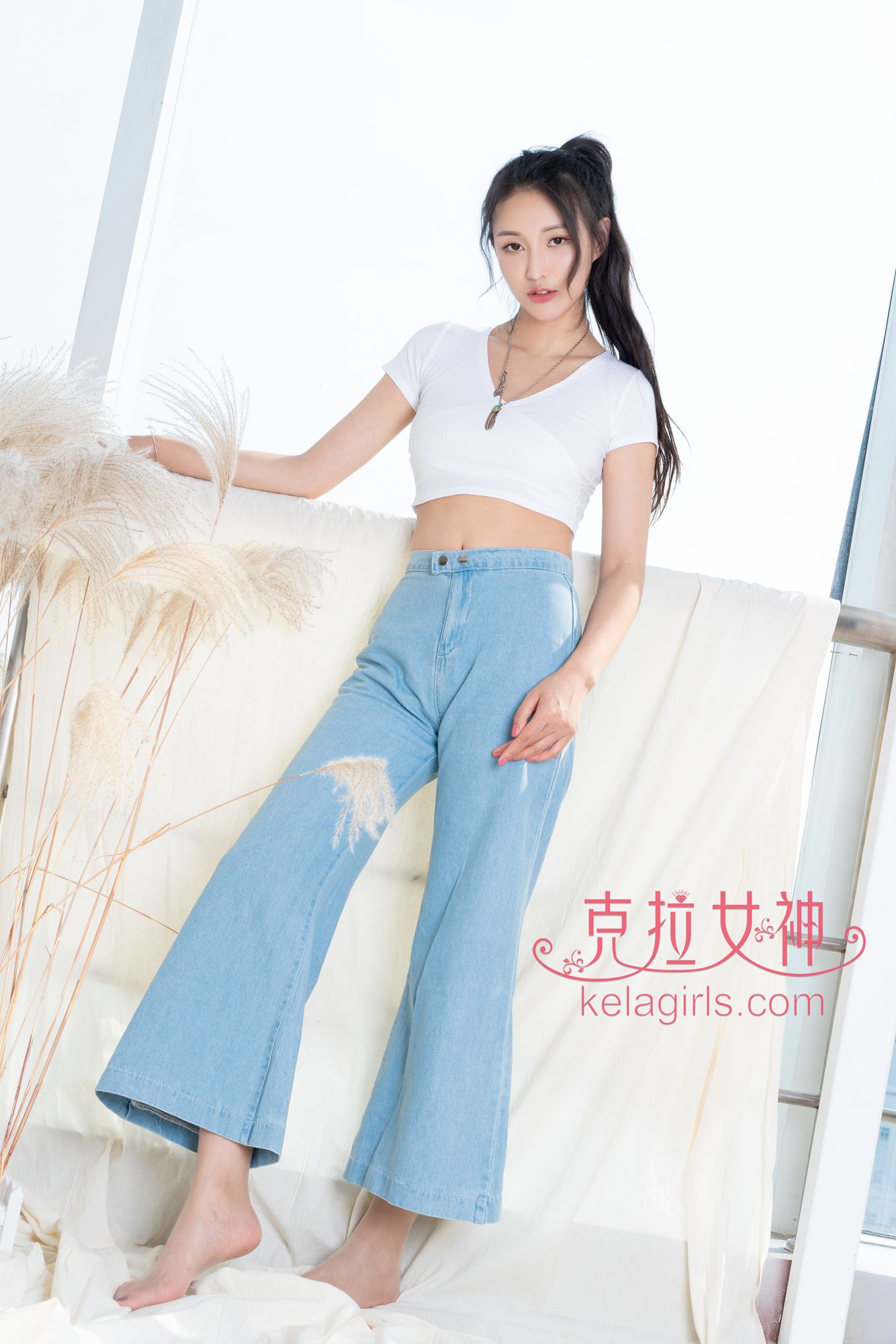 长腿喇叭裤 长腿喇叭裤