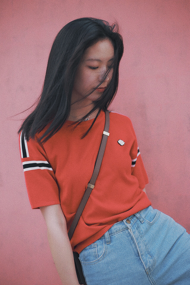 发条橙曝光夏日写真 俏皮少女飒爽灵动 (图2)