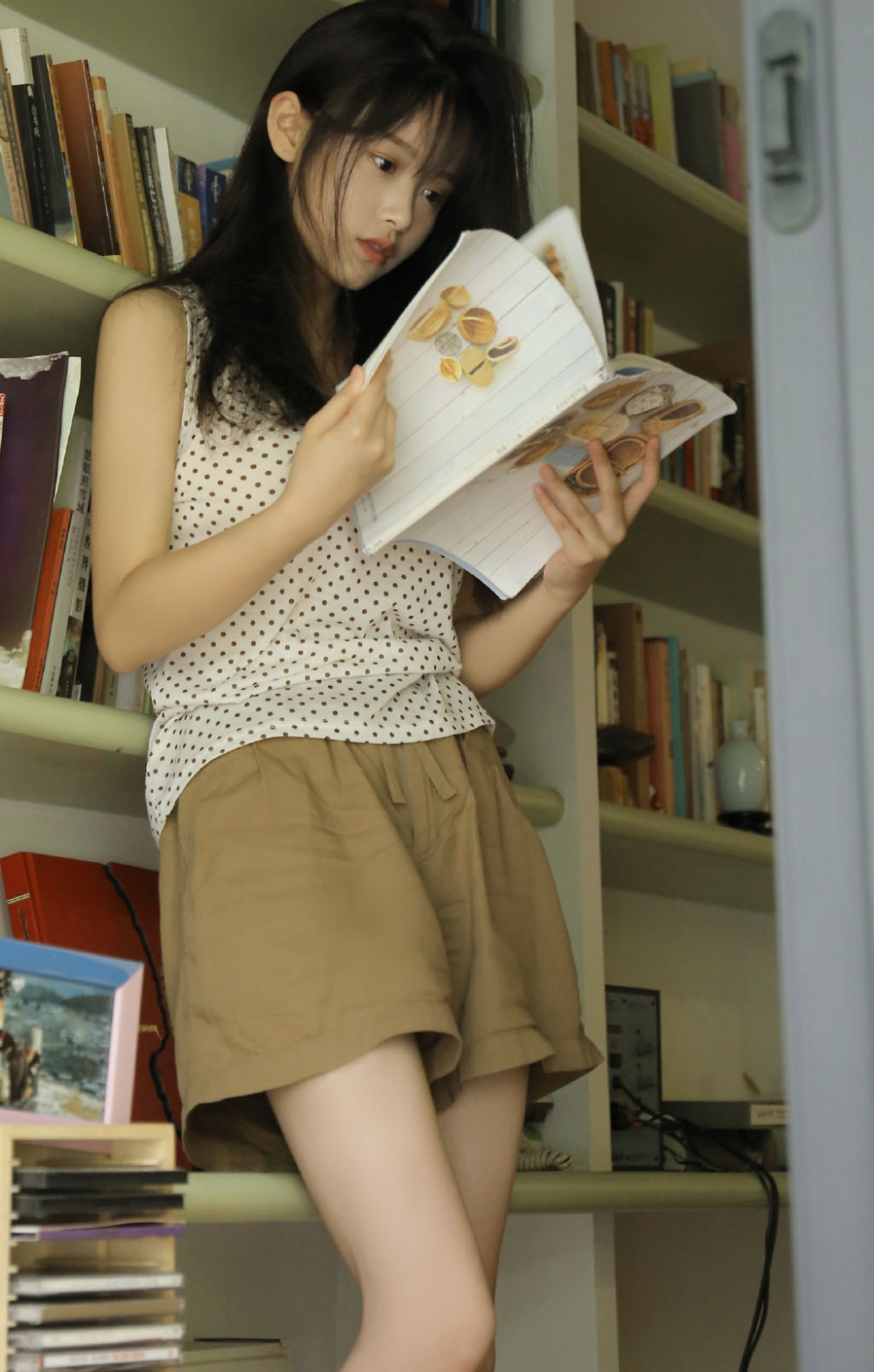 邻家女孩肤白貌美个高腿长清纯甜美 邻家女孩肤白貌美个高腿长清纯甜美