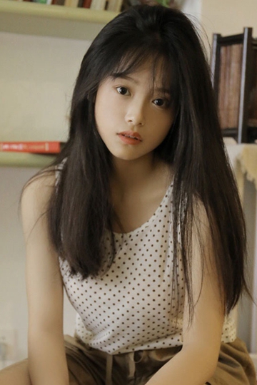 邻家女孩肤白貌美个高腿长清纯甜美
