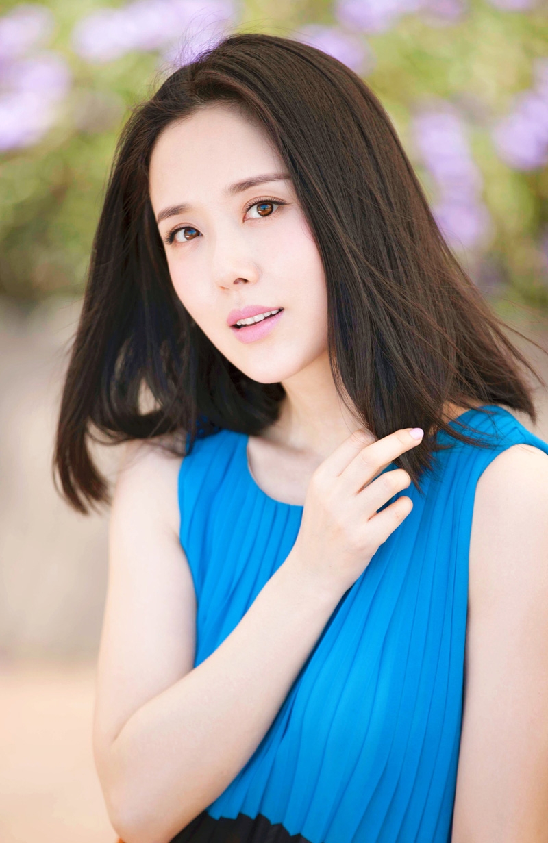无袖连衣裙知性又优雅 无袖连衣裙知性又优雅