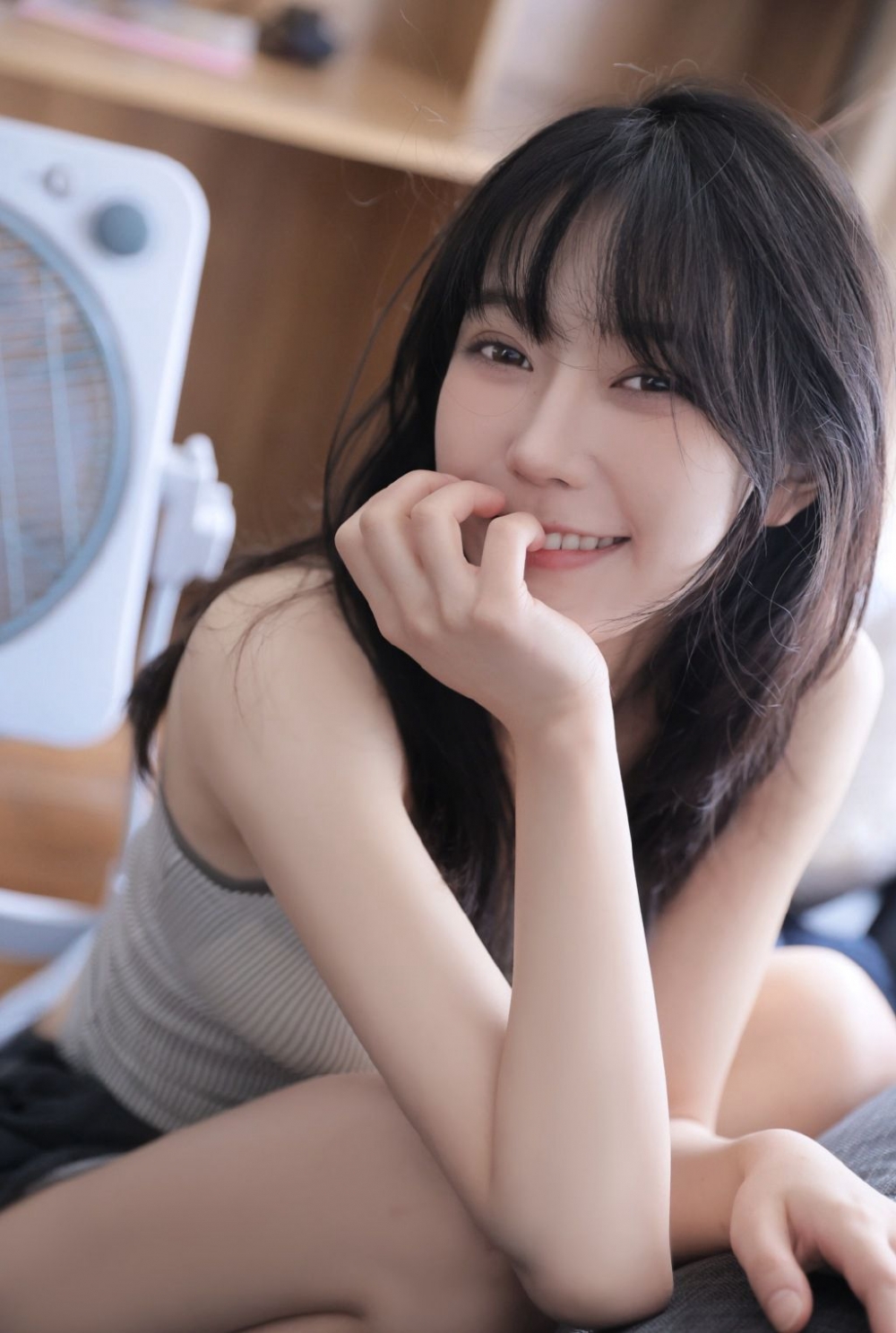 长发美女笑容甜美眼神明亮气质清新 长发美女笑容甜美眼神明亮气质清新