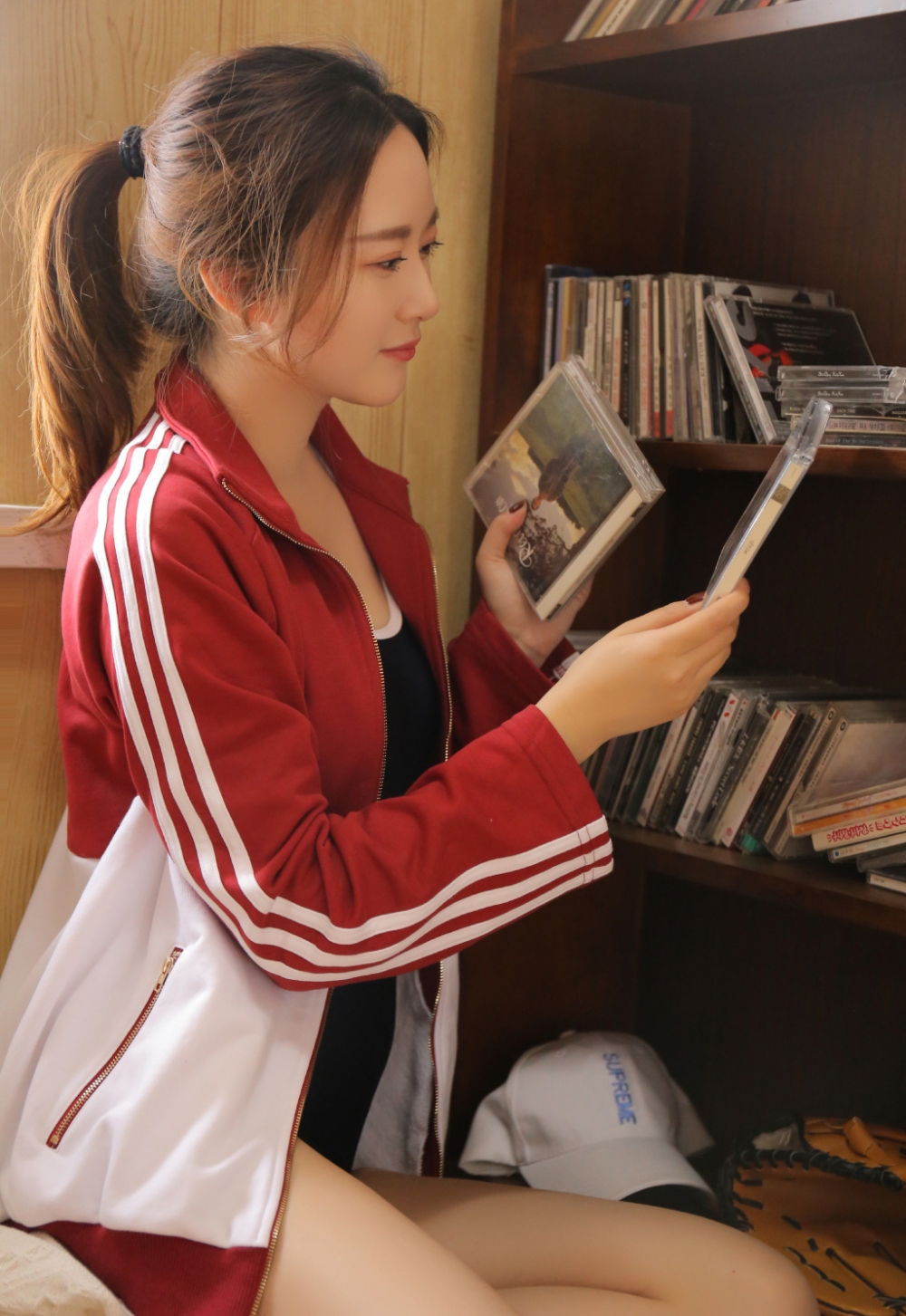 美女学生妹死水库泳衣性感迷人画室 美女学生妹死水库泳衣性感迷人画室