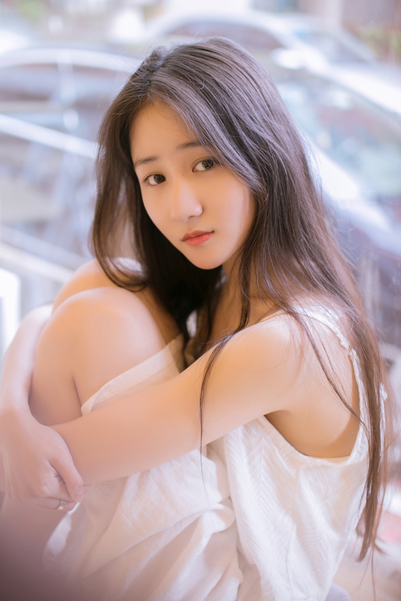 长发美女漂亮脸蛋精致侧颜 长发美女漂亮脸蛋精致侧颜