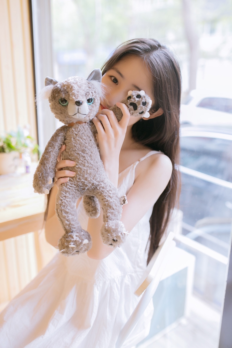 长发美女漂亮脸蛋精致侧颜 长发美女漂亮脸蛋精致侧颜