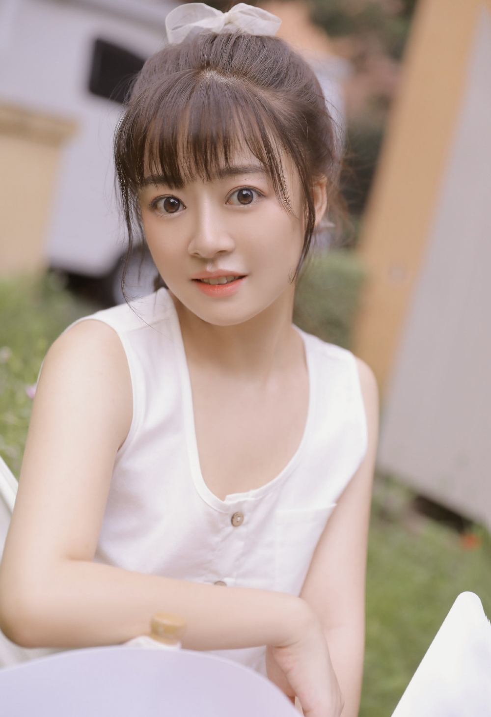 大眼睛萌妹子漂亮脸蛋吹弹可破 大眼睛萌妹子漂亮脸蛋吹弹可破