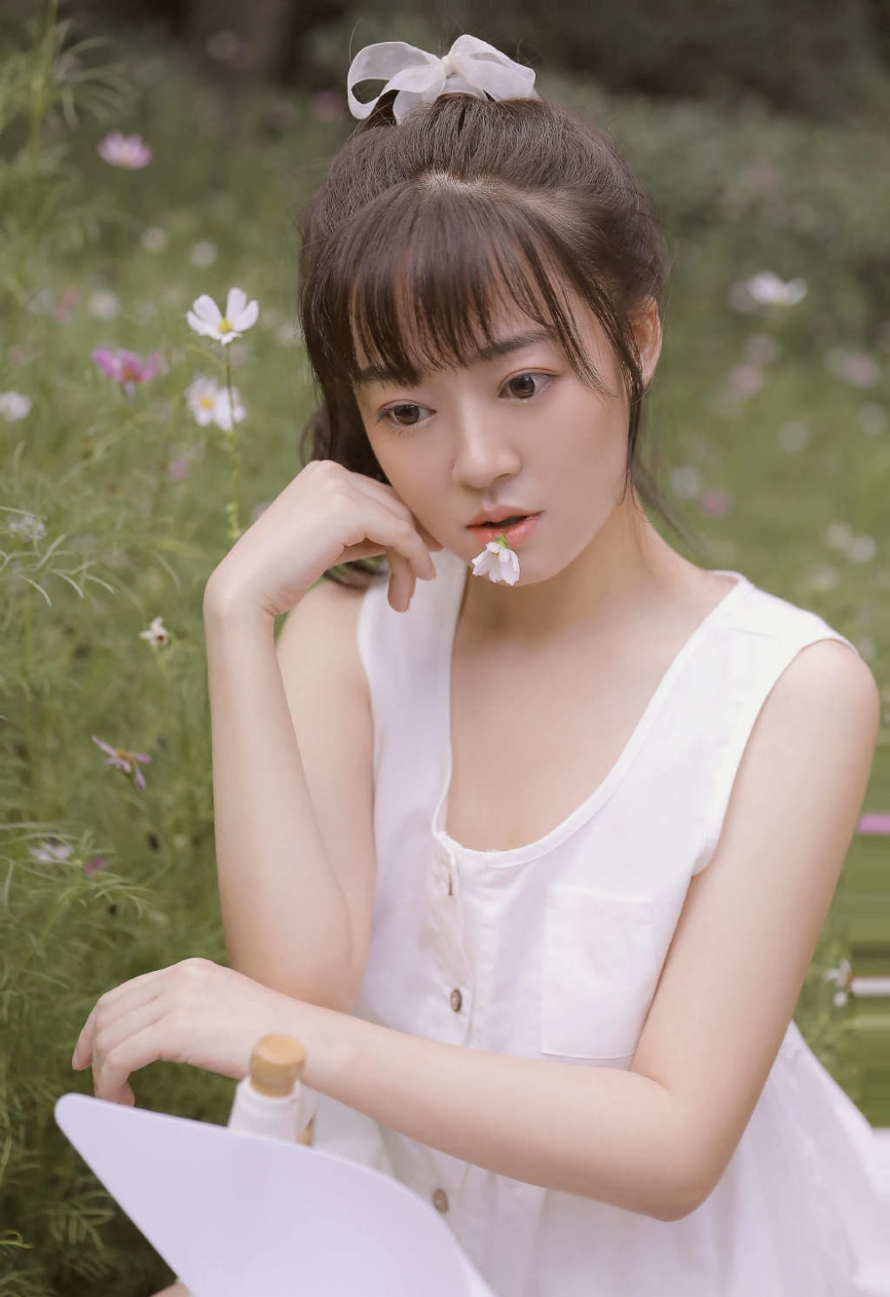 大眼睛萌妹子漂亮脸蛋吹弹可破 大眼睛萌妹子漂亮脸蛋吹弹可破