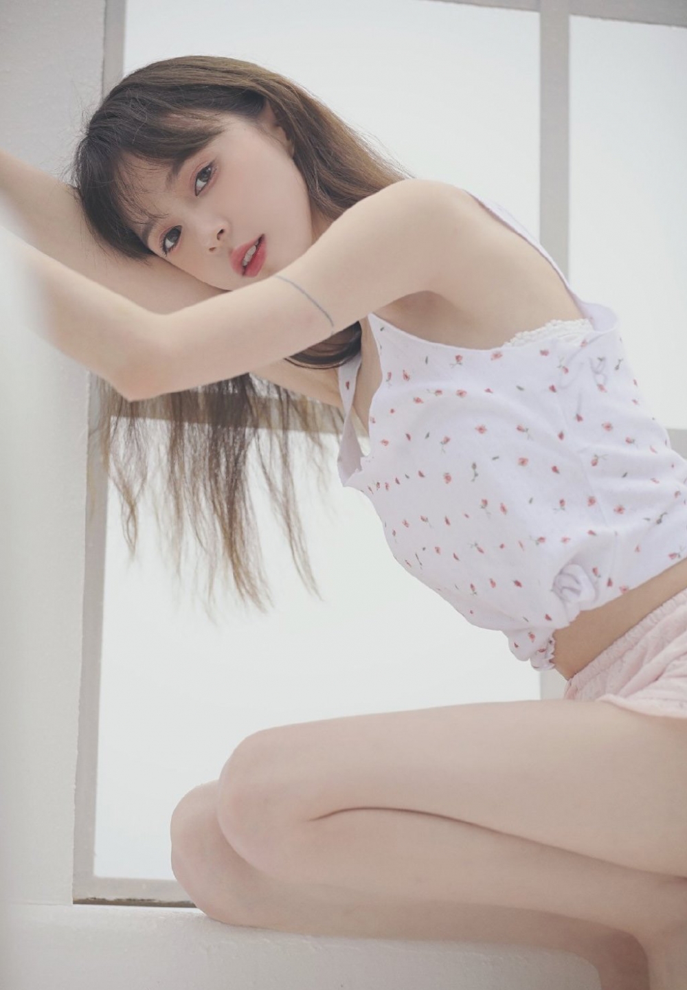 瓜子脸小姐姐小蛮腰大长腿高挑有型 瓜子脸小姐姐小蛮腰大长腿高挑有型