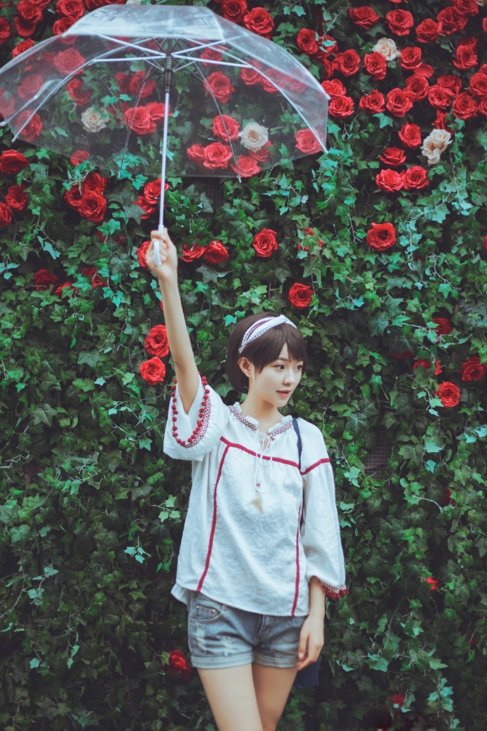 小清新萌妹子雨中撑伞唯美文艺 小清新萌妹子雨中撑伞唯美文艺