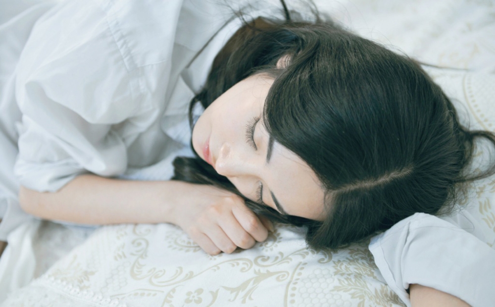 超短裤小姐姐白皙美腿秀美莲足 超短裤小姐姐白皙美腿秀美莲足