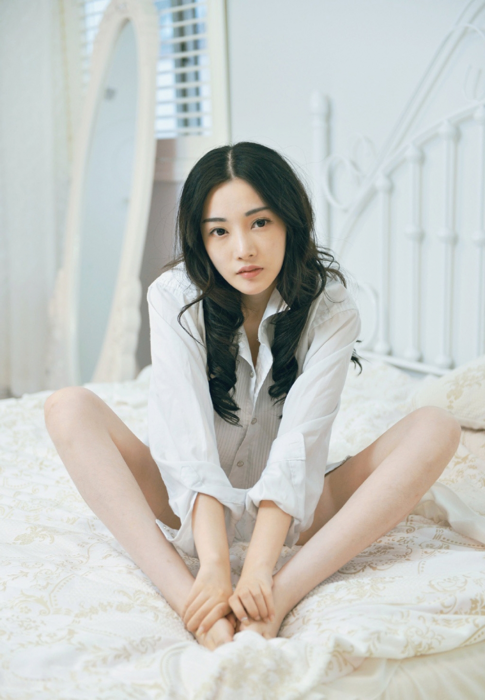 超短裤小姐姐白皙美腿秀美莲足 超短裤小姐姐白皙美腿秀美莲足