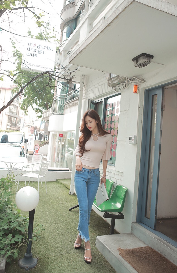 金发美女尤物高跟鞋牛仔裤美腿翘臀 金发美女尤物高跟鞋牛仔裤美腿翘臀