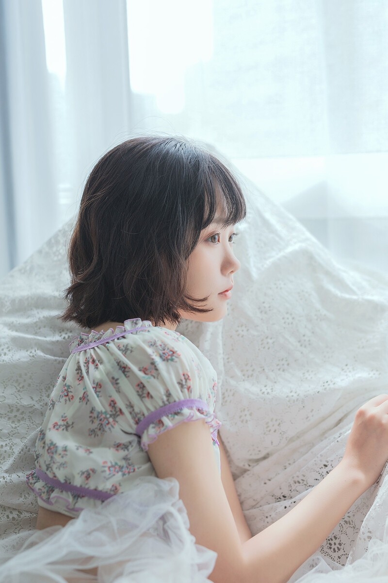 短发美女萝莉露脐装超短裤小蛮腰大长腿 短发美女萝莉露脐装超短裤小蛮腰大长腿