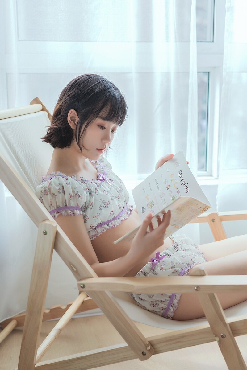 短发美女萝莉露脐装超短裤小蛮腰大长腿 短发美女萝莉露脐装超短裤小蛮腰大长腿