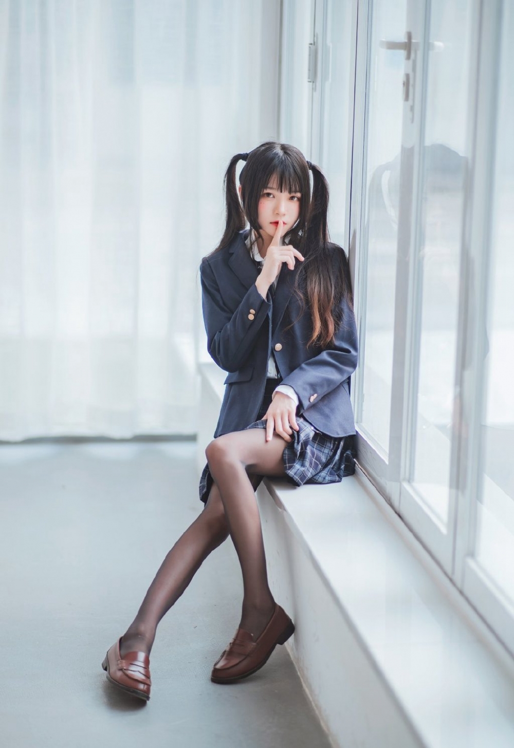 双马尾美女jk制服黑丝美腿俏皮可爱 双马尾美女jk制服黑丝美腿俏皮可爱