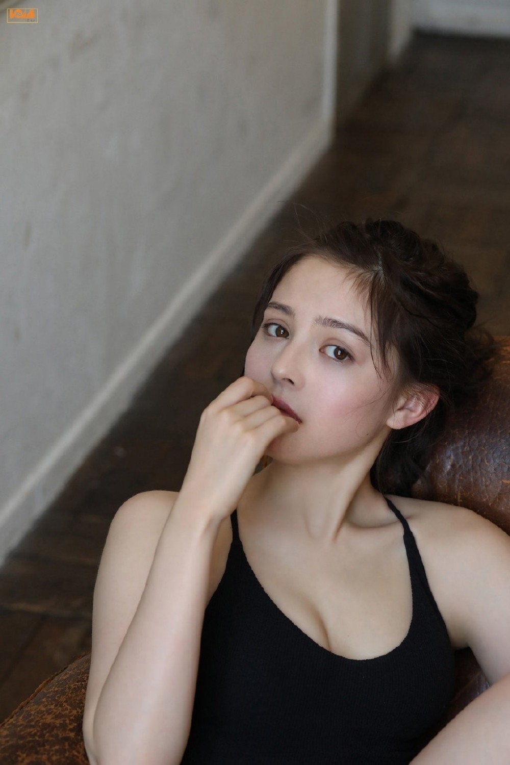 美女少妇吊带连体泳衣酥胸翘臀性感火辣 美女少妇吊带连体泳衣酥胸翘臀性感火辣