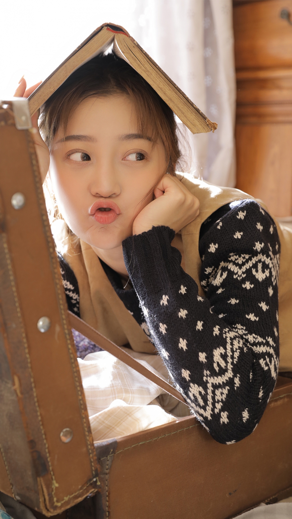 小清新美少女嘟嘴卖萌挤眉弄眼俏皮可爱 小清新美少女嘟嘴卖萌挤眉弄眼俏皮可爱