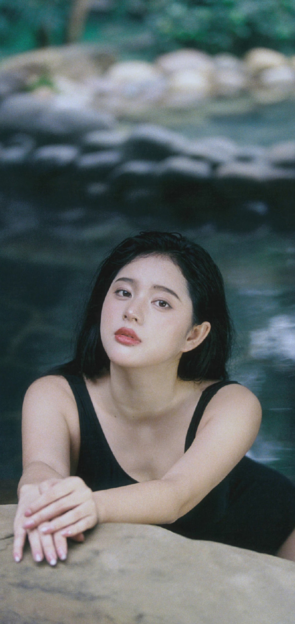 性感少女连体泳衣苗条身材白皙肌肤 性感少女连体泳衣苗条身材白皙肌肤