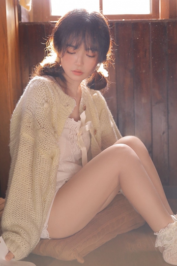 双马尾辫美女萝莉俏皮可爱