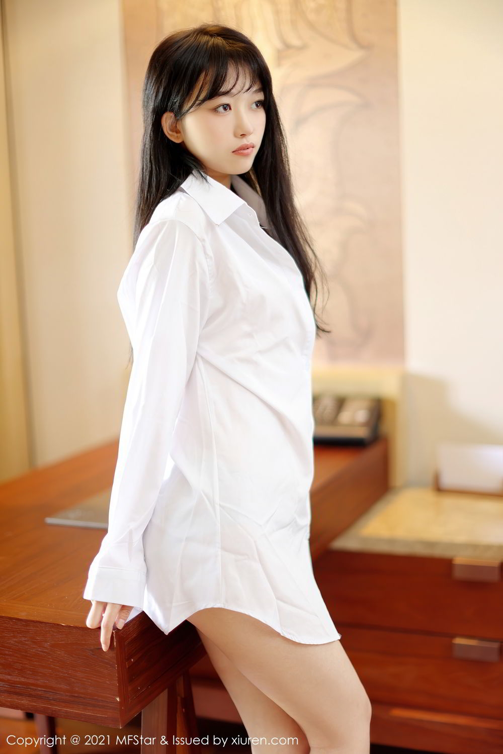 纹身美女御姐真空衬衫高跟美腿极品销魂 纹身美女御姐真空衬衫高跟美腿极品销魂
