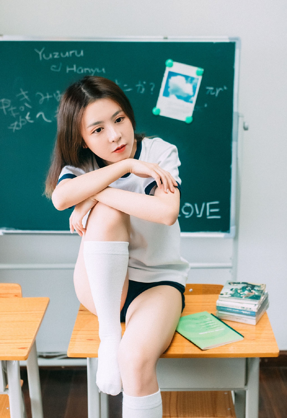 体操服美女学生妹白丝美腿纤细苗条 体操服美女学生妹白丝美腿纤细苗条