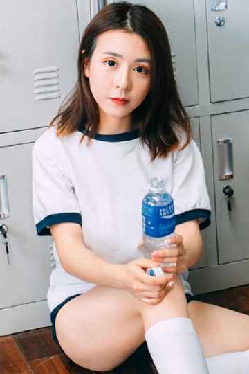 体操服美女学生妹白丝美腿纤细苗条