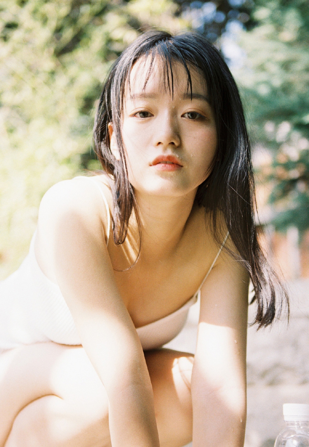 街拍美女吊带热裤香肩美腿美丽动人 街拍美女吊带热裤香肩美腿美丽动人