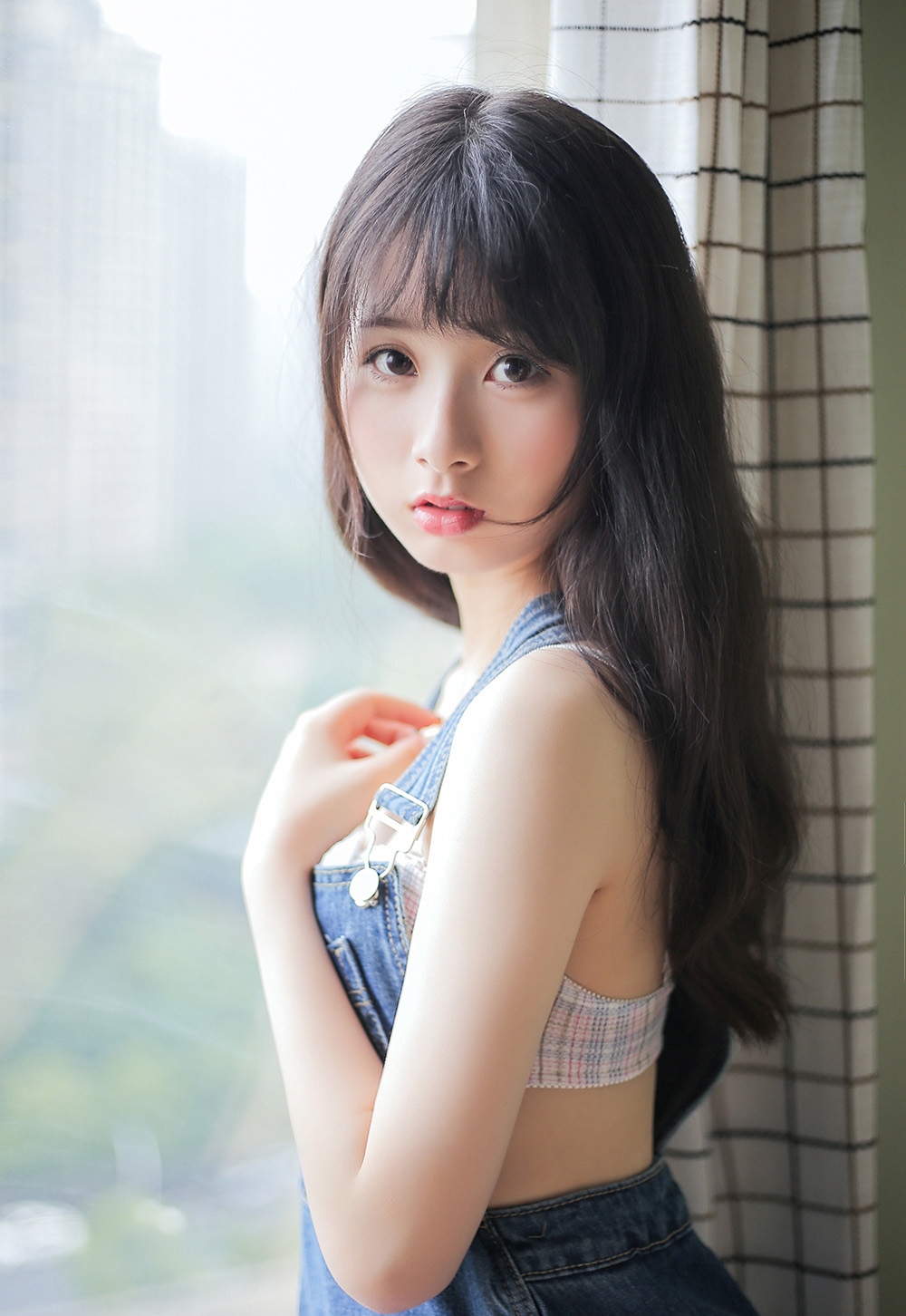 童颜萝莉吊带内衣白嫩酥胸性感迷人 童颜萝莉吊带内衣白嫩酥胸性感迷人