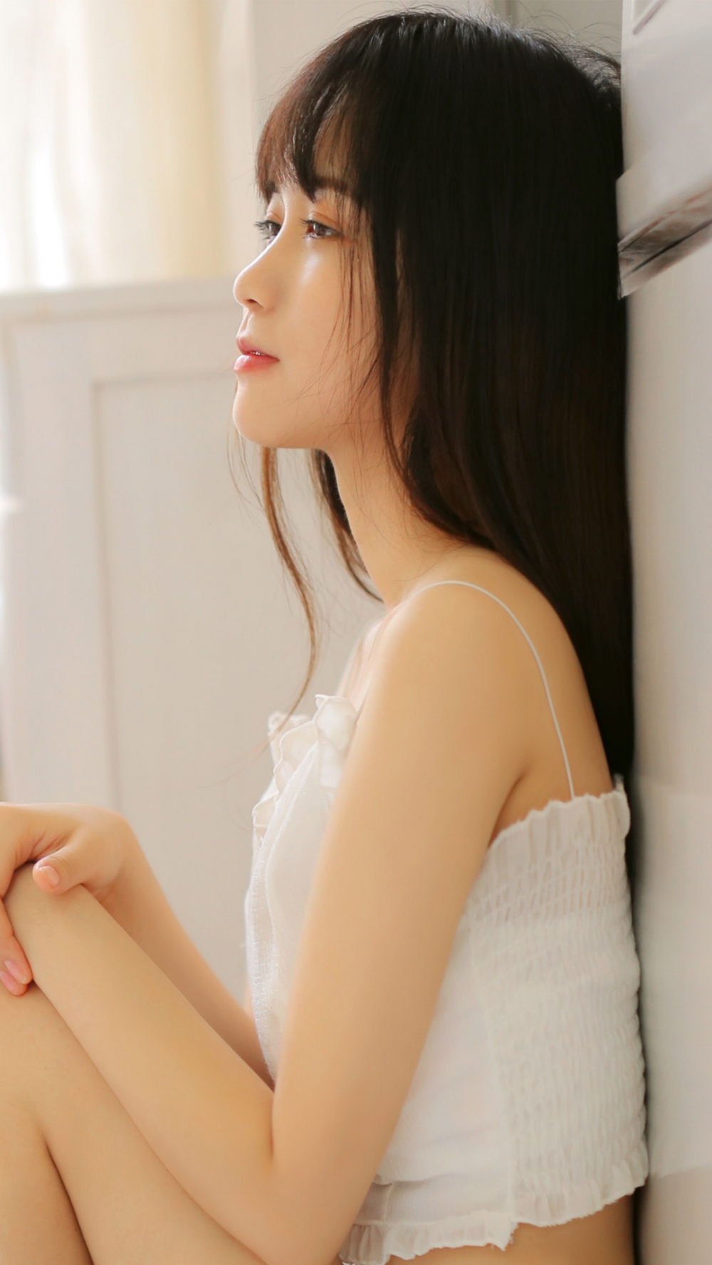白丝美女吊带热裤细腰美腿纤细苗条 白丝美女吊带热裤细腰美腿纤细苗条