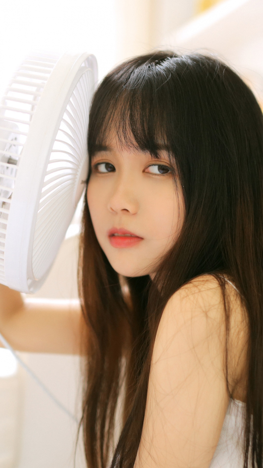 白丝美女吊带热裤细腰美腿纤细苗条 白丝美女吊带热裤细腰美腿纤细苗条