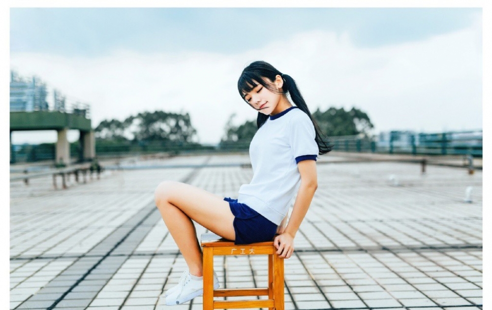 双马尾美女休闲体操服修长美腿 双马尾美女休闲体操服修长美腿
