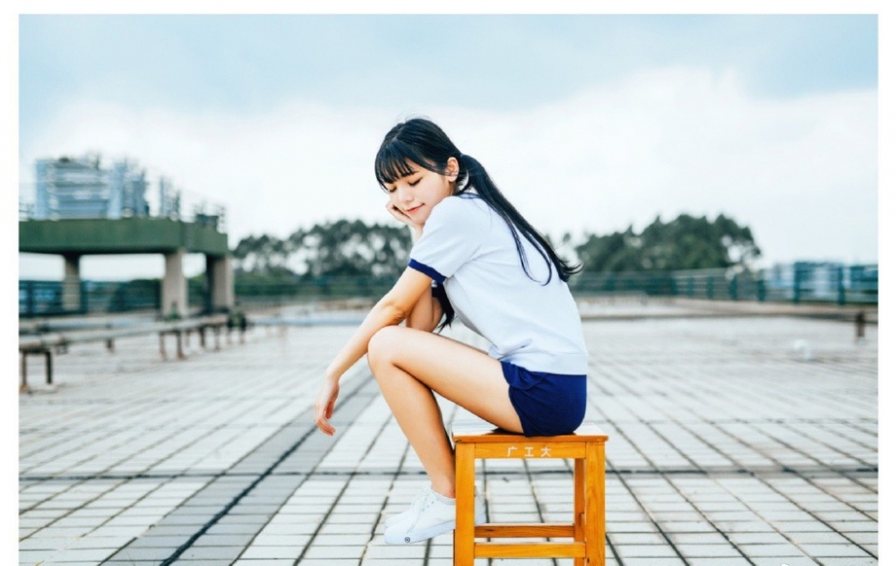 双马尾美女休闲体操服修长美腿 双马尾美女休闲体操服修长美腿