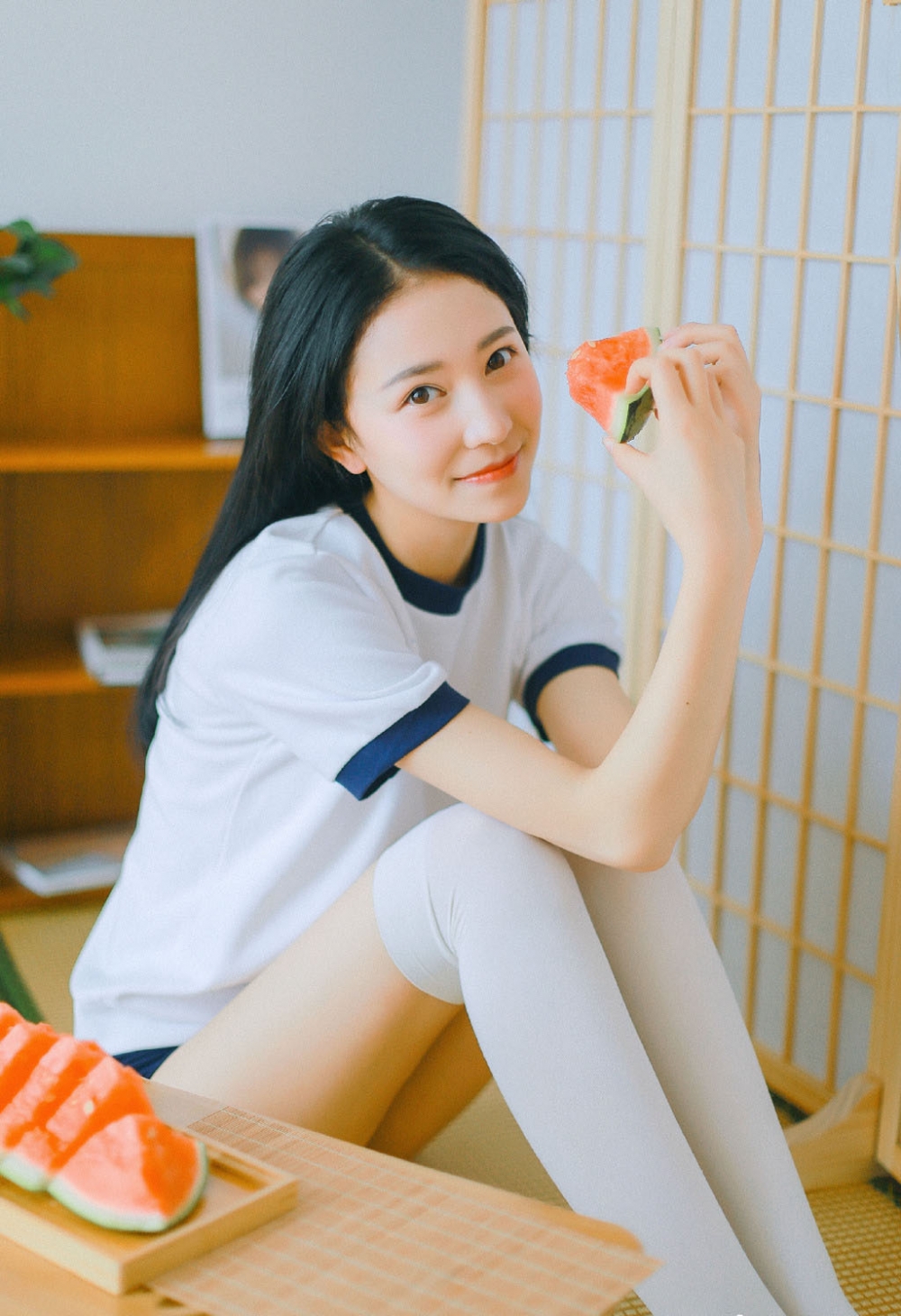 黑长直发体操服小姐姐白丝美腿纤细笔直 黑长直发体操服小姐姐白丝美腿纤细笔直