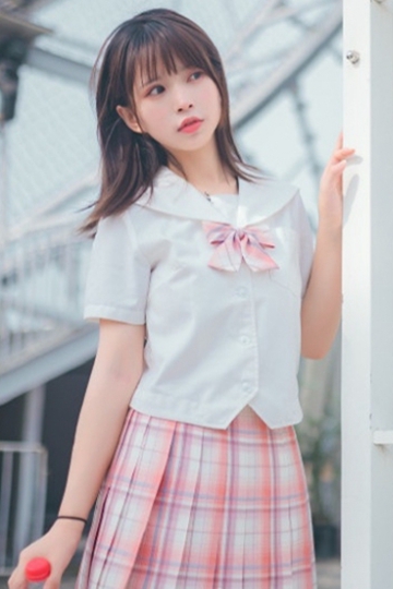 邻家女孩学生制服青春靓丽