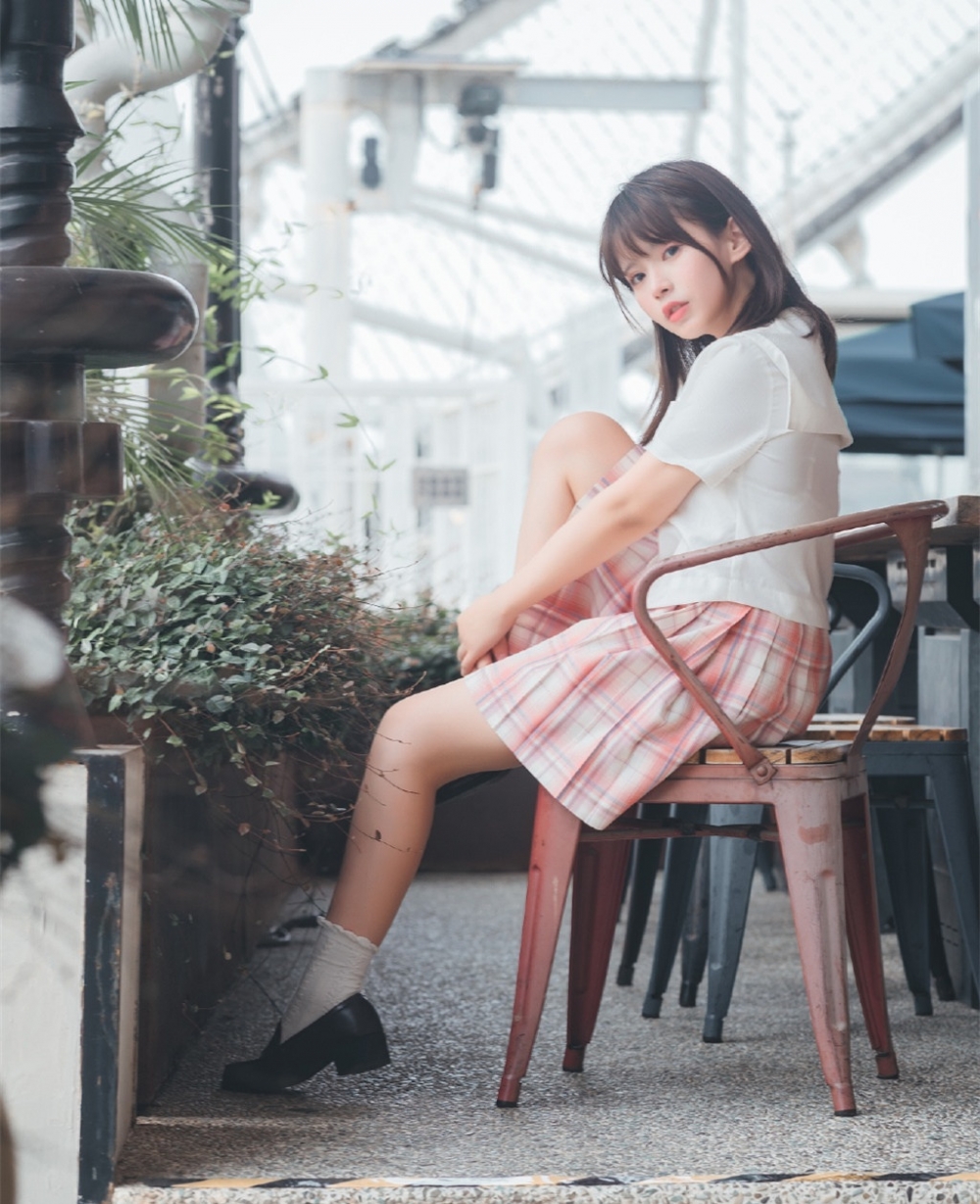 邻家女孩学生制服青春靓丽 邻家女孩学生制服青春靓丽