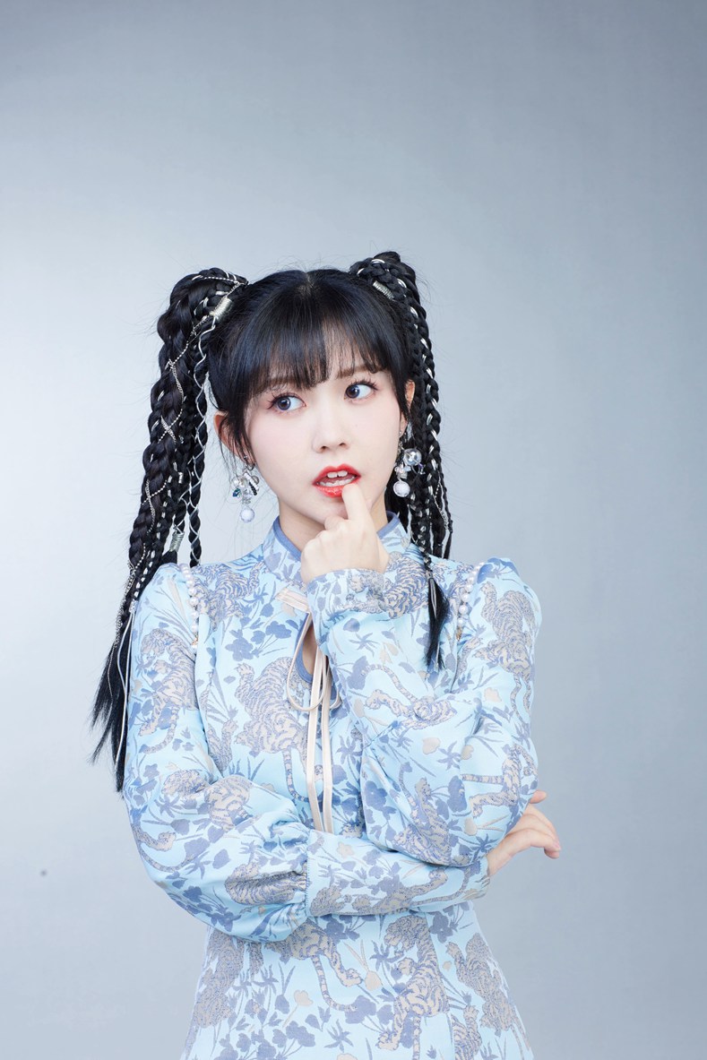 双马尾麻花辫可爱 双马尾麻花辫可爱