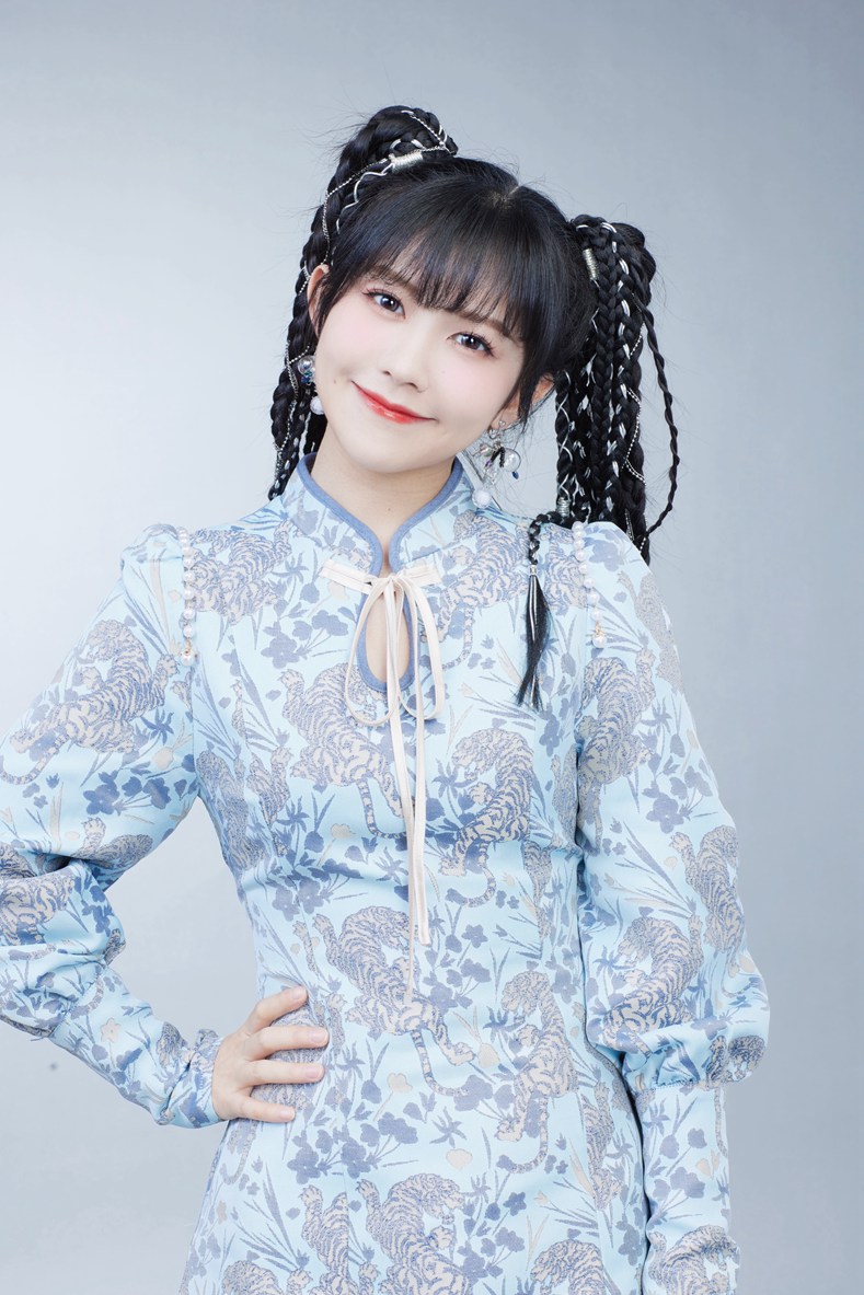 双马尾麻花辫可爱 双马尾麻花辫可爱