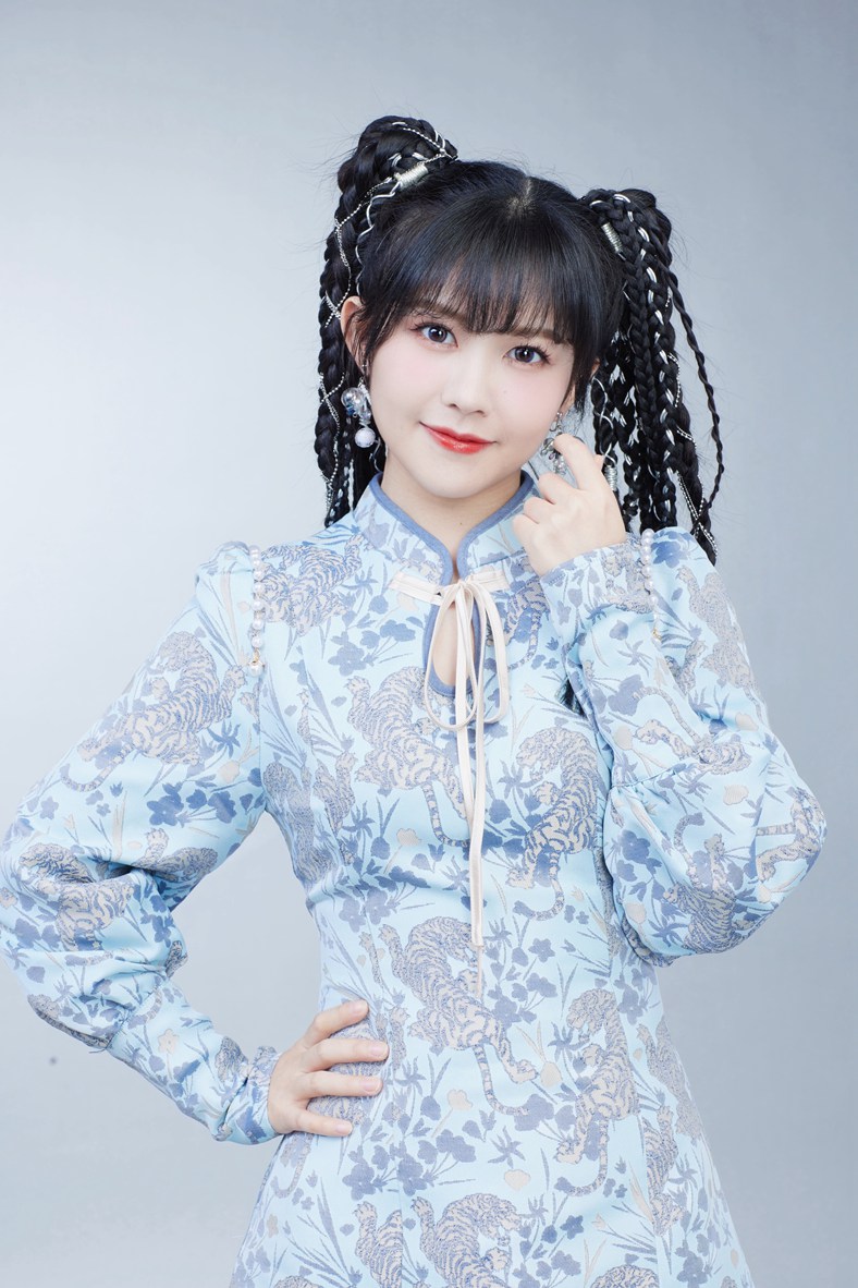 双马尾麻花辫可爱 双马尾麻花辫可爱