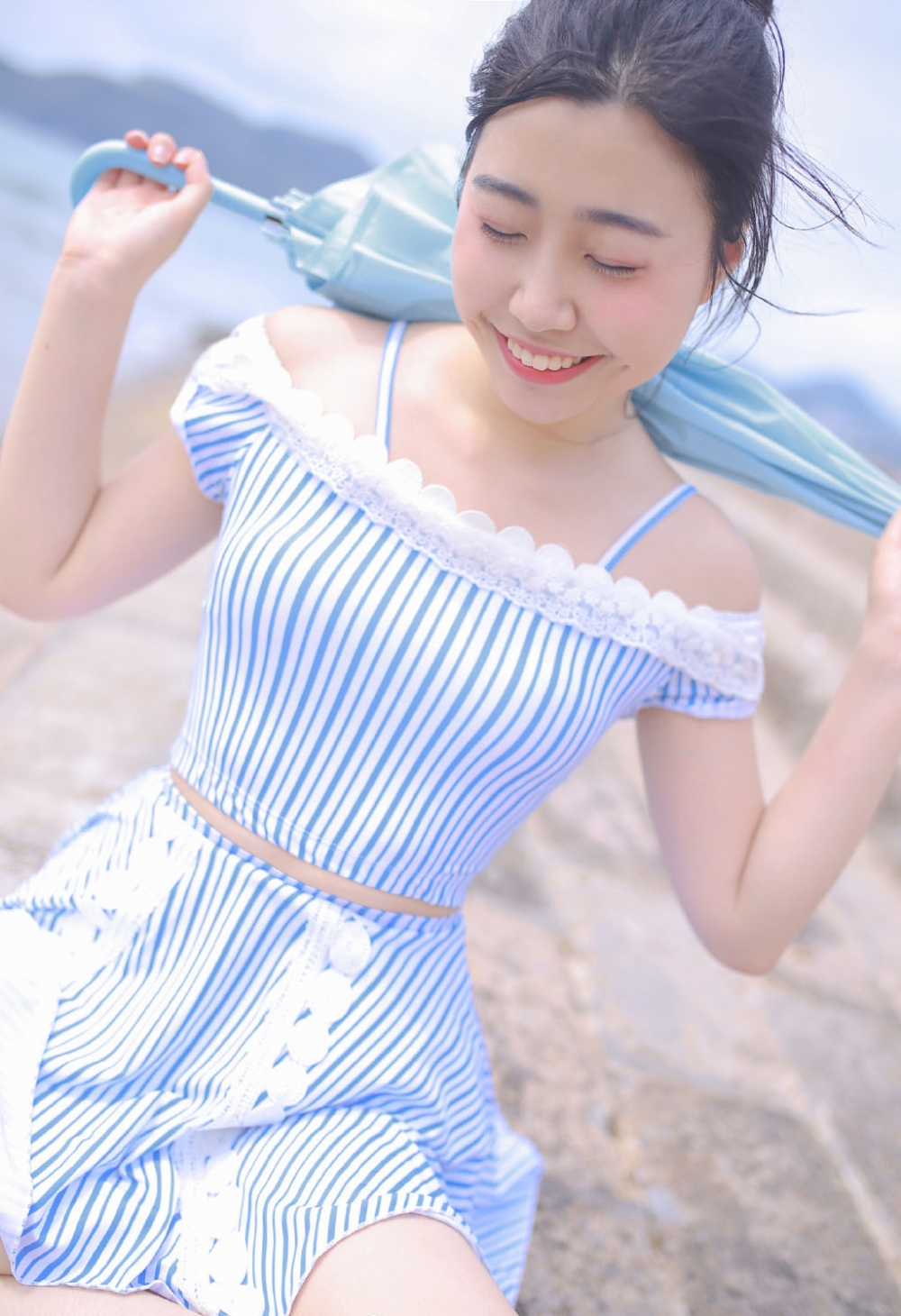 海边美女吊带短裙高挑身材白皙美腿 海边美女吊带短裙高挑身材白皙美腿