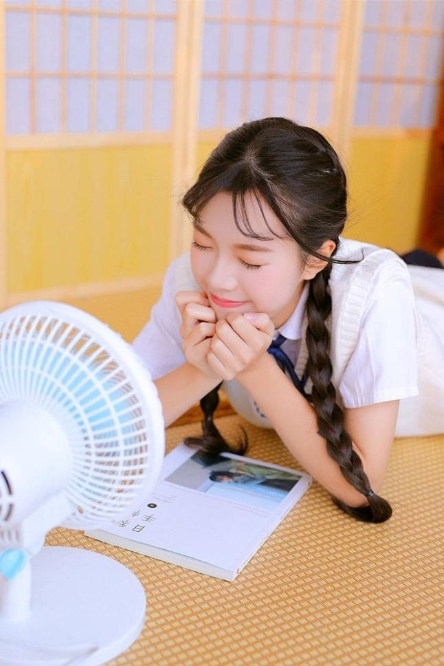 麻花辫美女学生妹日系jk制服清纯动人 麻花辫美女学生妹日系jk制服清纯动人