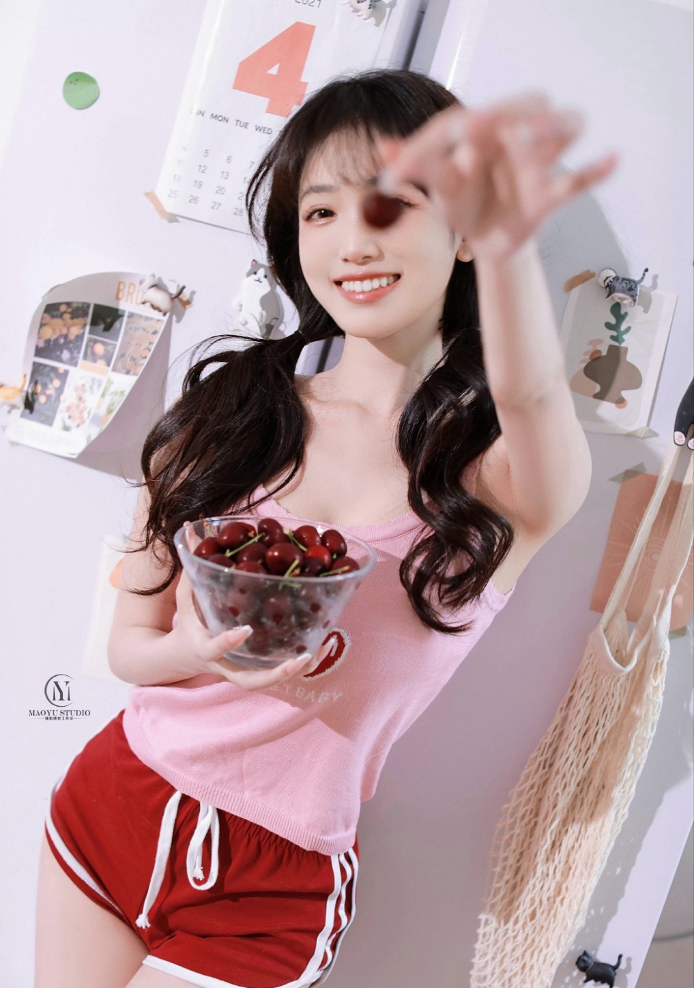 樱桃味美少女甜美笑容白皙美腿 樱桃味美少女甜美笑容白皙美腿