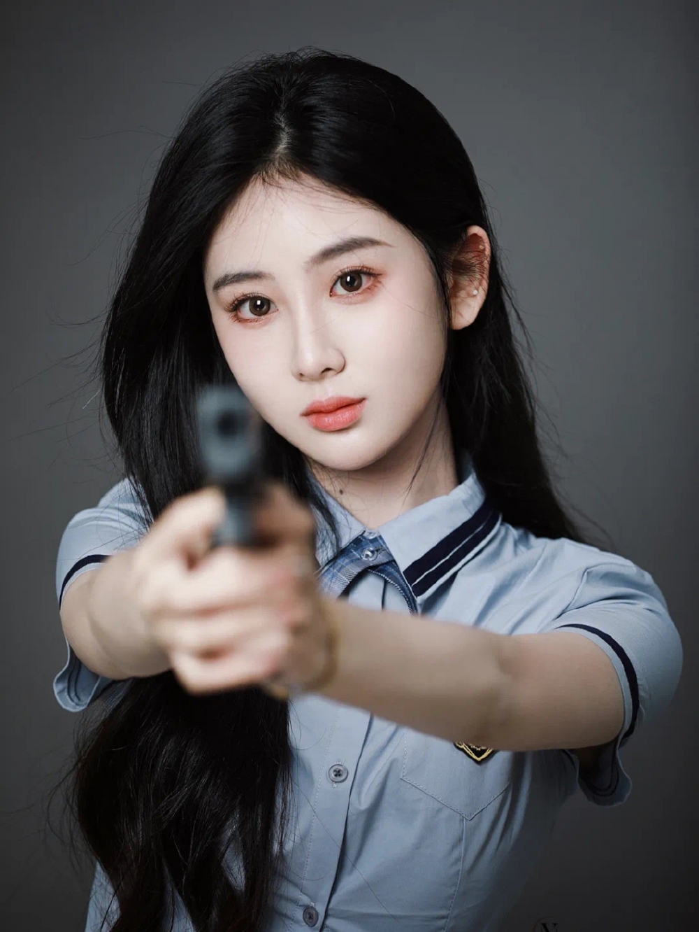 长发美女学生制服小蛮腰大长腿 长发美女学生制服小蛮腰大长腿