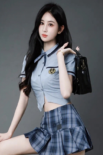 长发美女学生制服小蛮腰大长腿