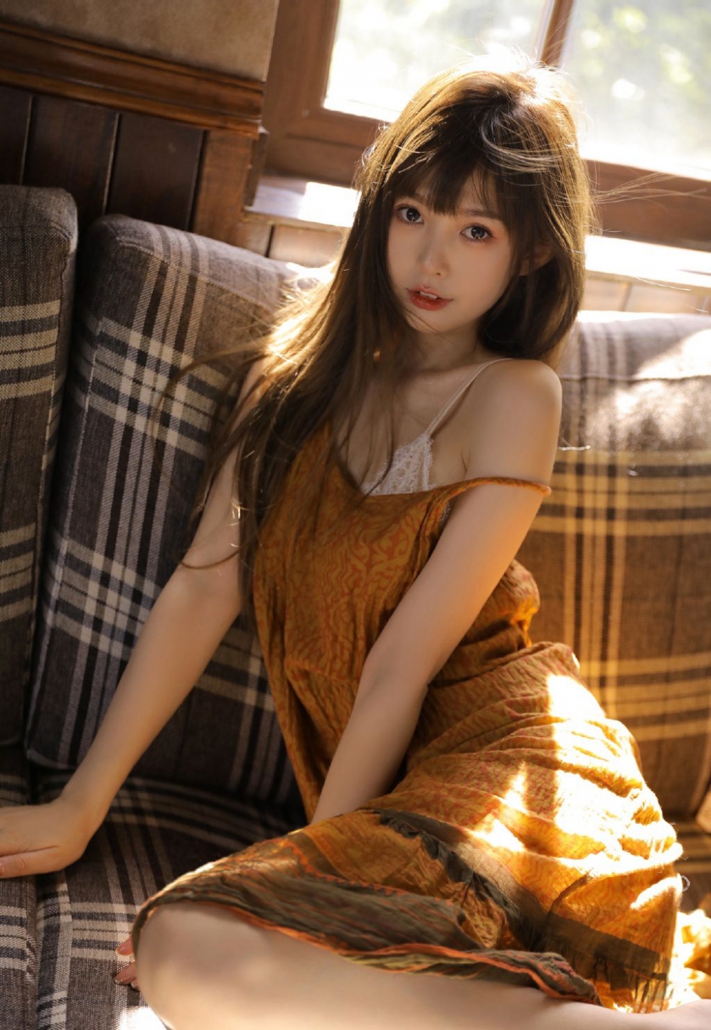 长腿美眉吊带睡裙白嫩肌肤苗条身材 长腿美眉吊带睡裙白嫩肌肤苗条身材