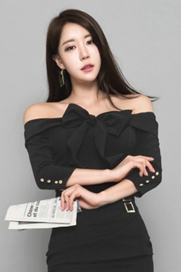 高挑美女一字肩包臀裙香肩美腿极品销魂