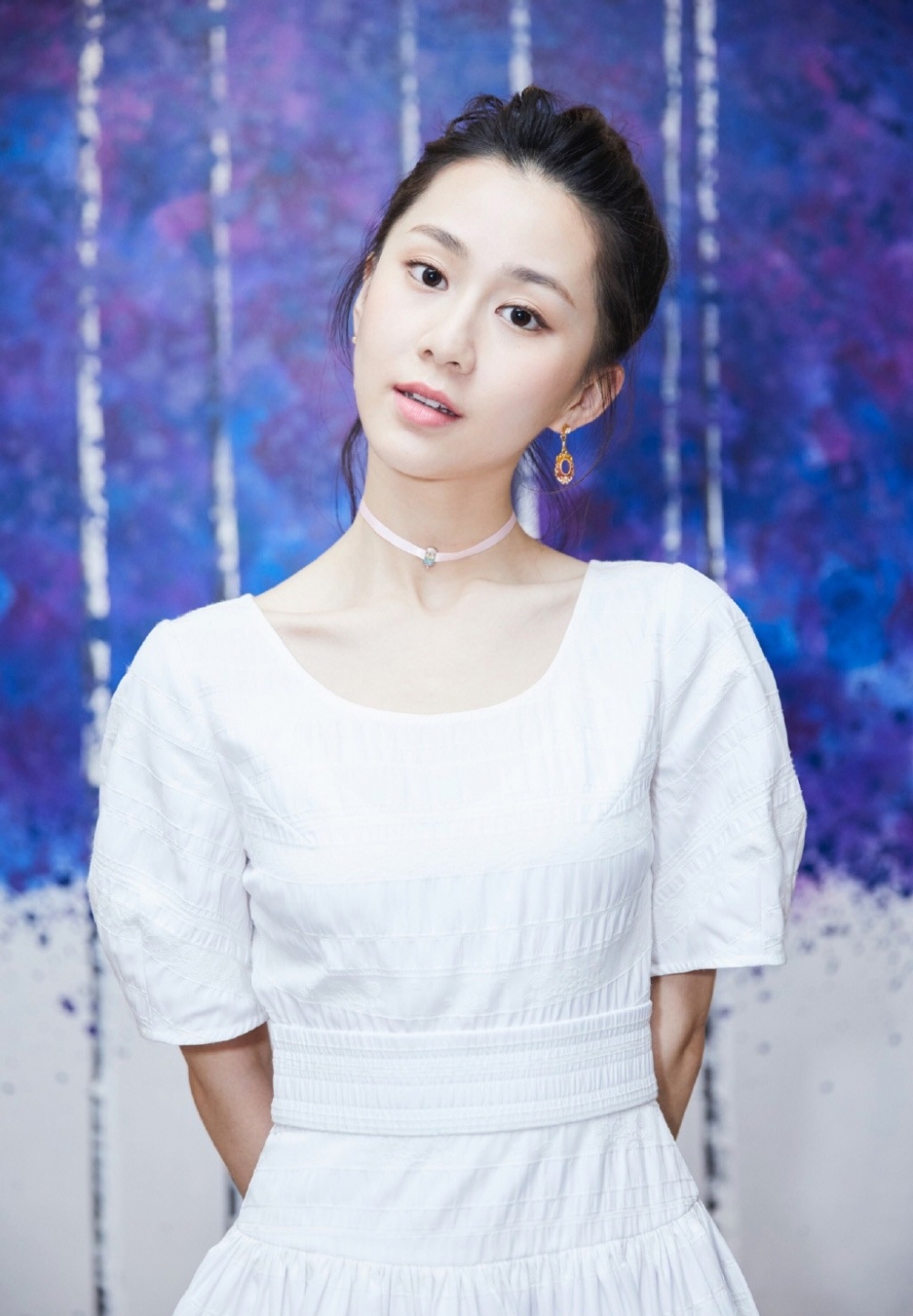 白色连衣裙优雅迷人 白色连衣裙优雅迷人
