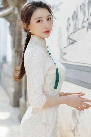 气质美女古典旗袍前凸后翘风情万种